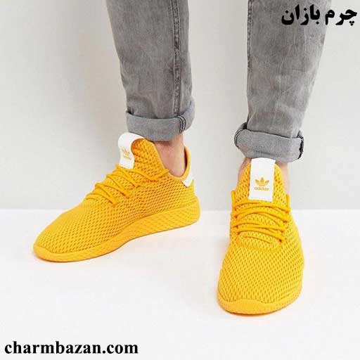 چگونه کفش زرد اسپرت را ست کنیم؟ _ charmbazan